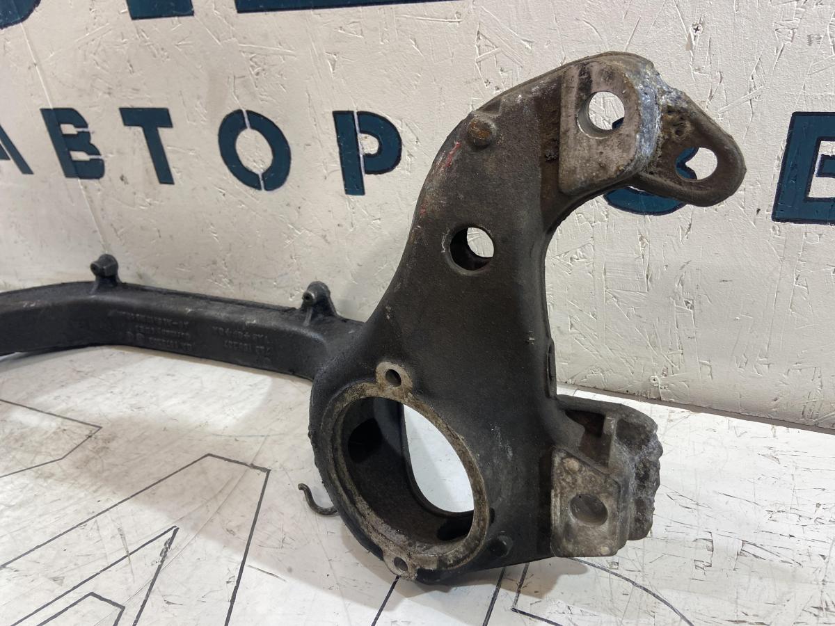 Кронштейн опоры двигателя 7L6199207 Volkswagen Touareg I