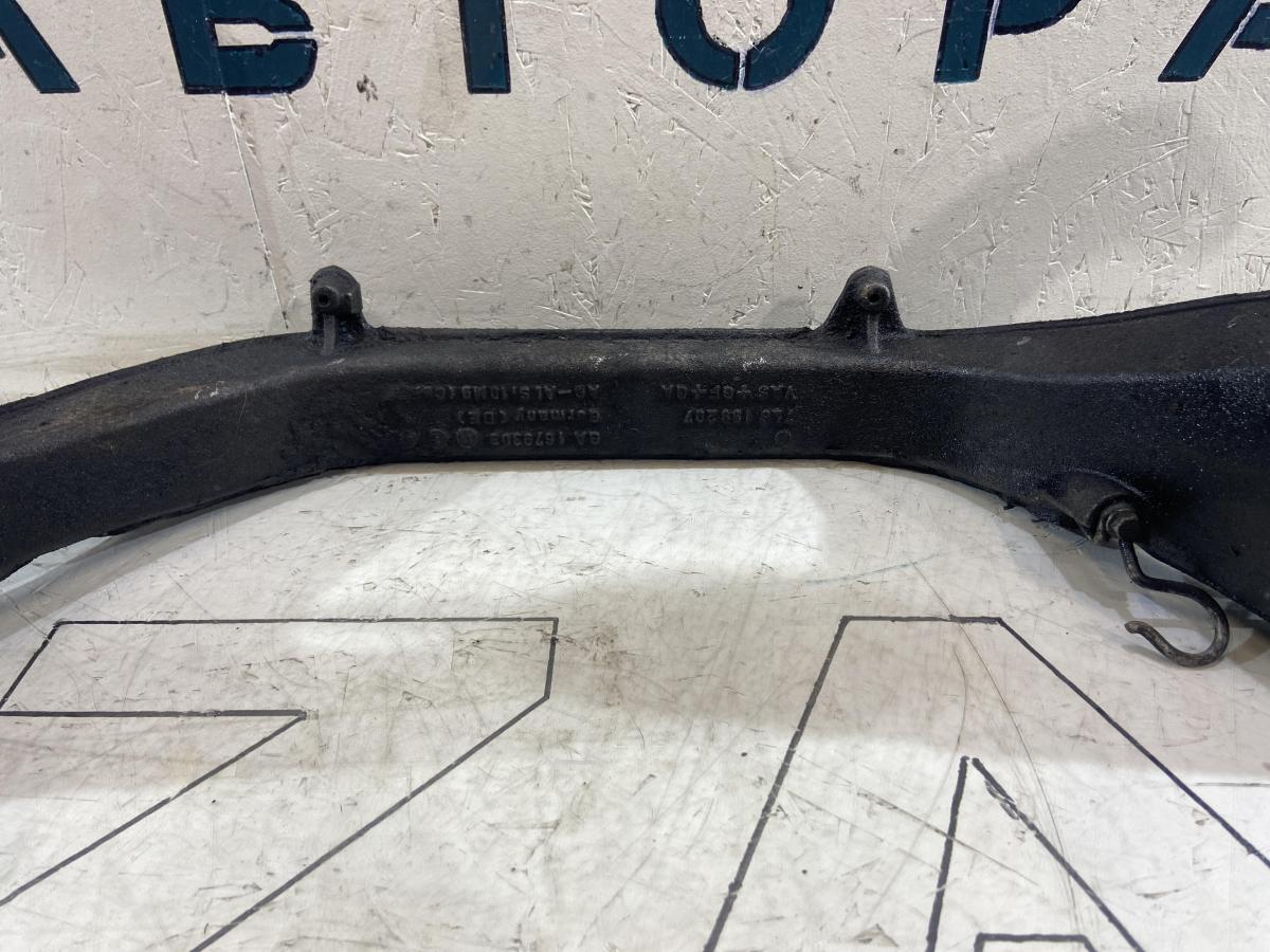 Кронштейн опоры двигателя 7L6199207 Volkswagen Touareg I