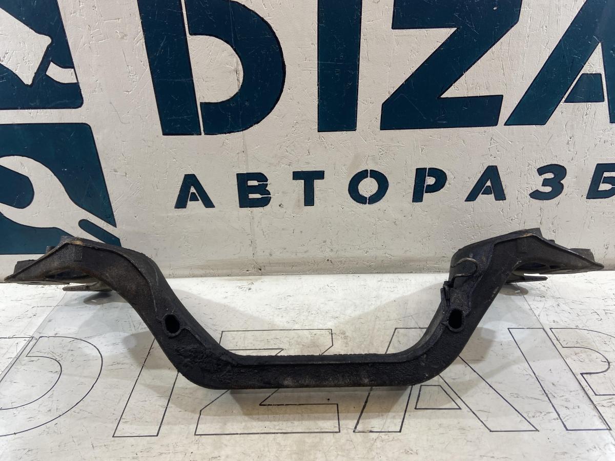 Кронштейн опоры двигателя 7L6199207 Volkswagen Touareg I