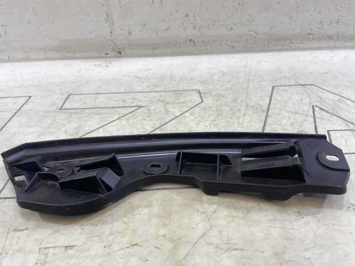 Кронштейн заднего бампера левый 7L6807393 Volkswagen Touareg I
