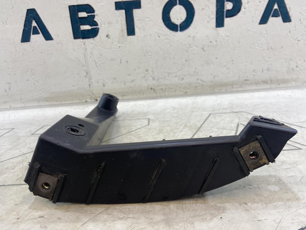 Кронштейн, направляющая заднего бампера правая 7L6807862 Volkswagen Touareg I