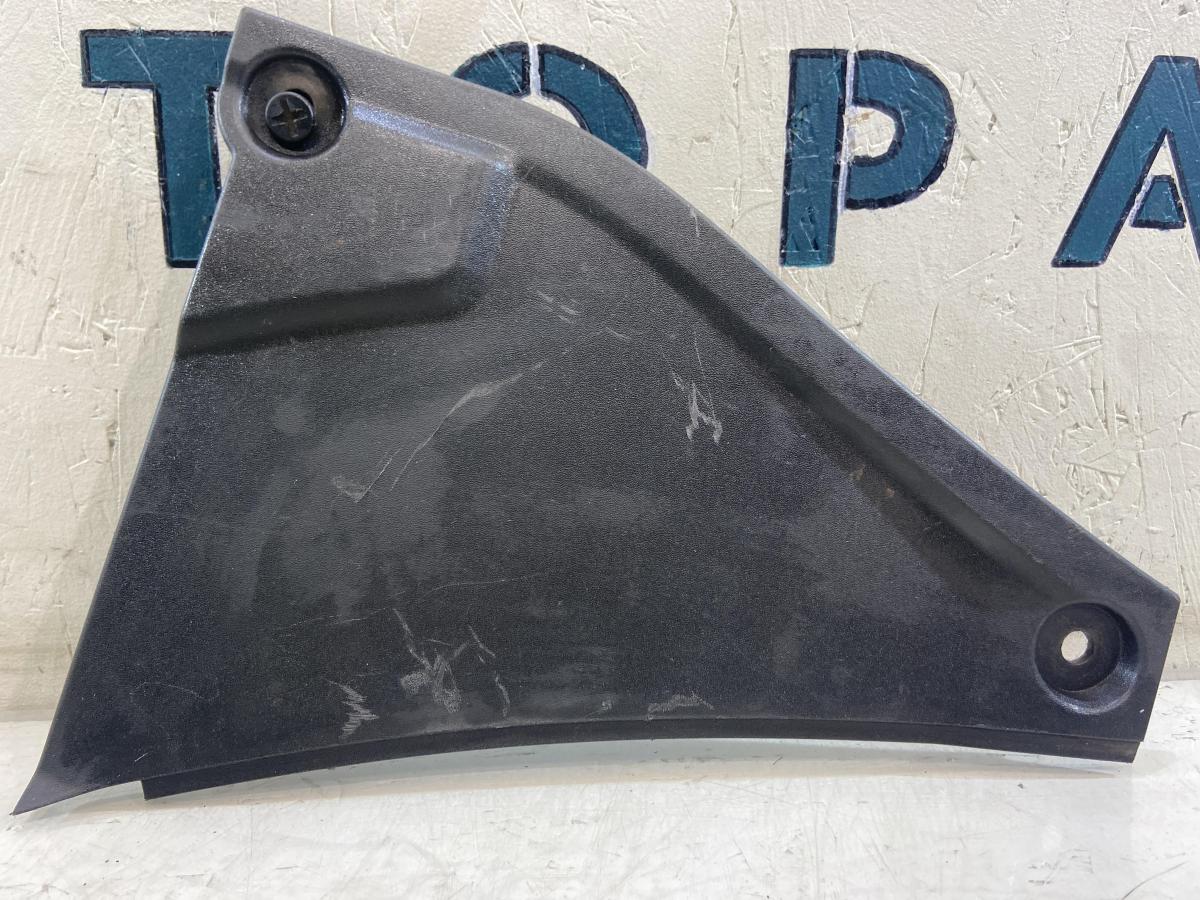 Вставка в жабо 7L6819730A Volkswagen Touareg I