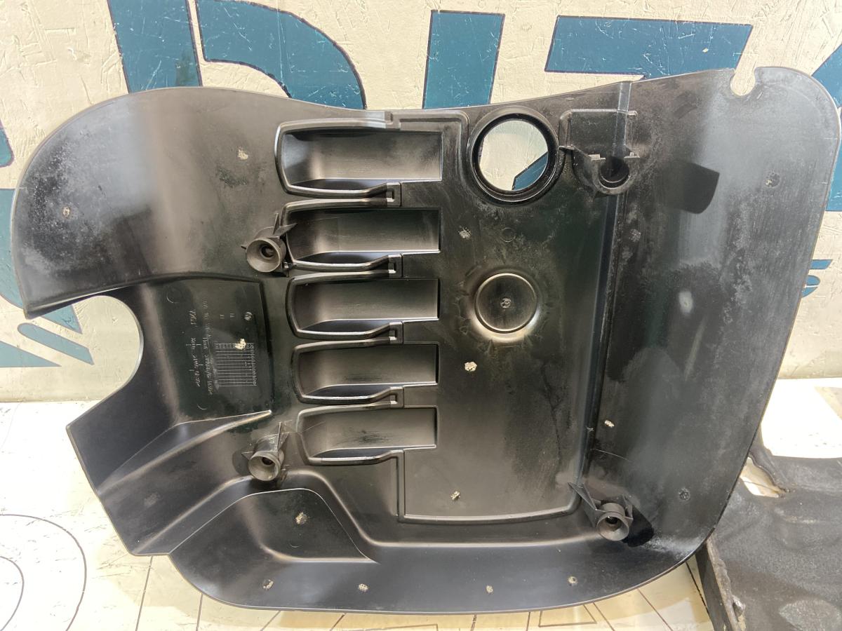 Накладка декоративная на двигатель 070103926A Volkswagen Touareg I