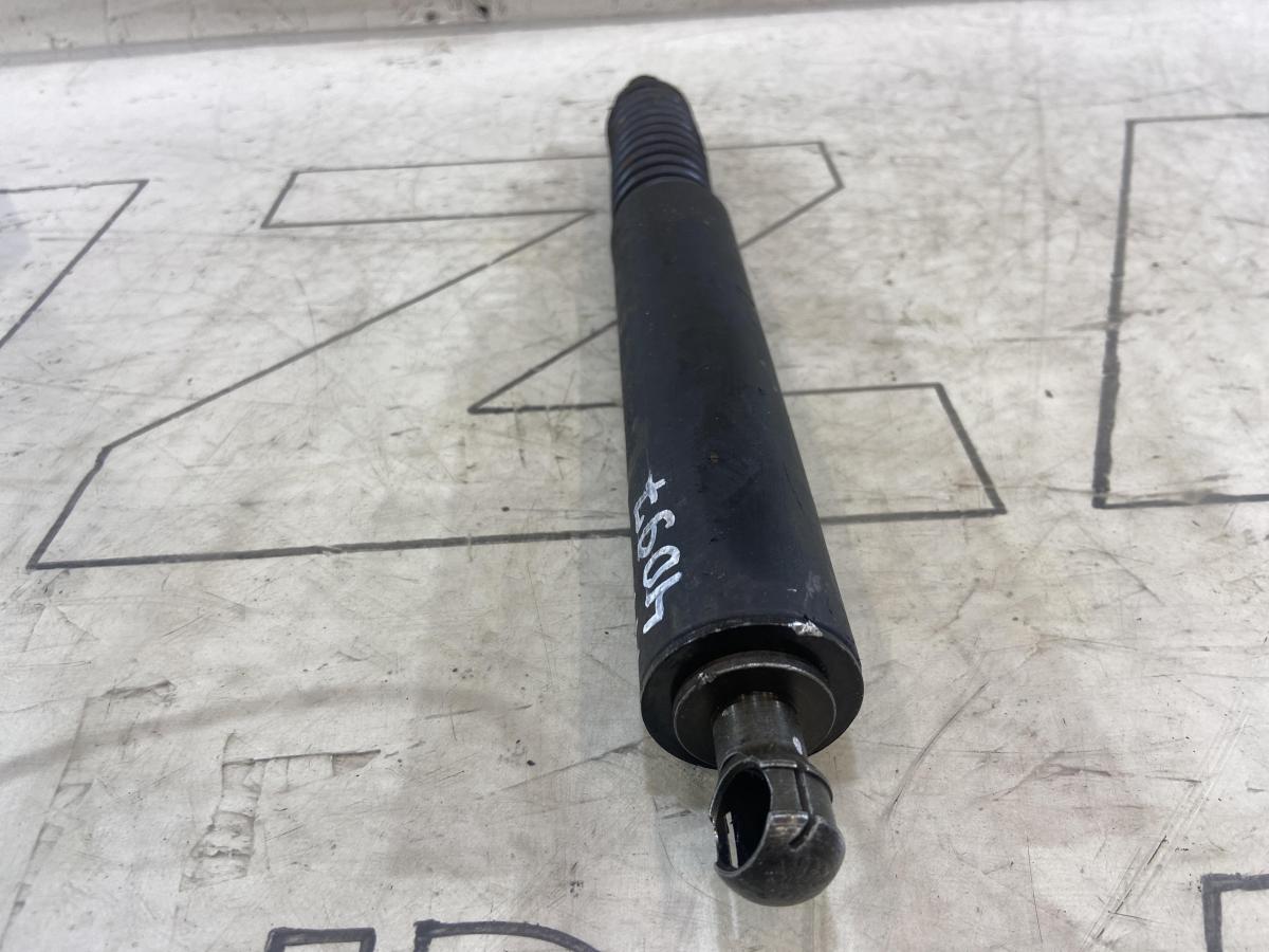 Амортизатор багажника 7L6827550B Volkswagen Touareg I