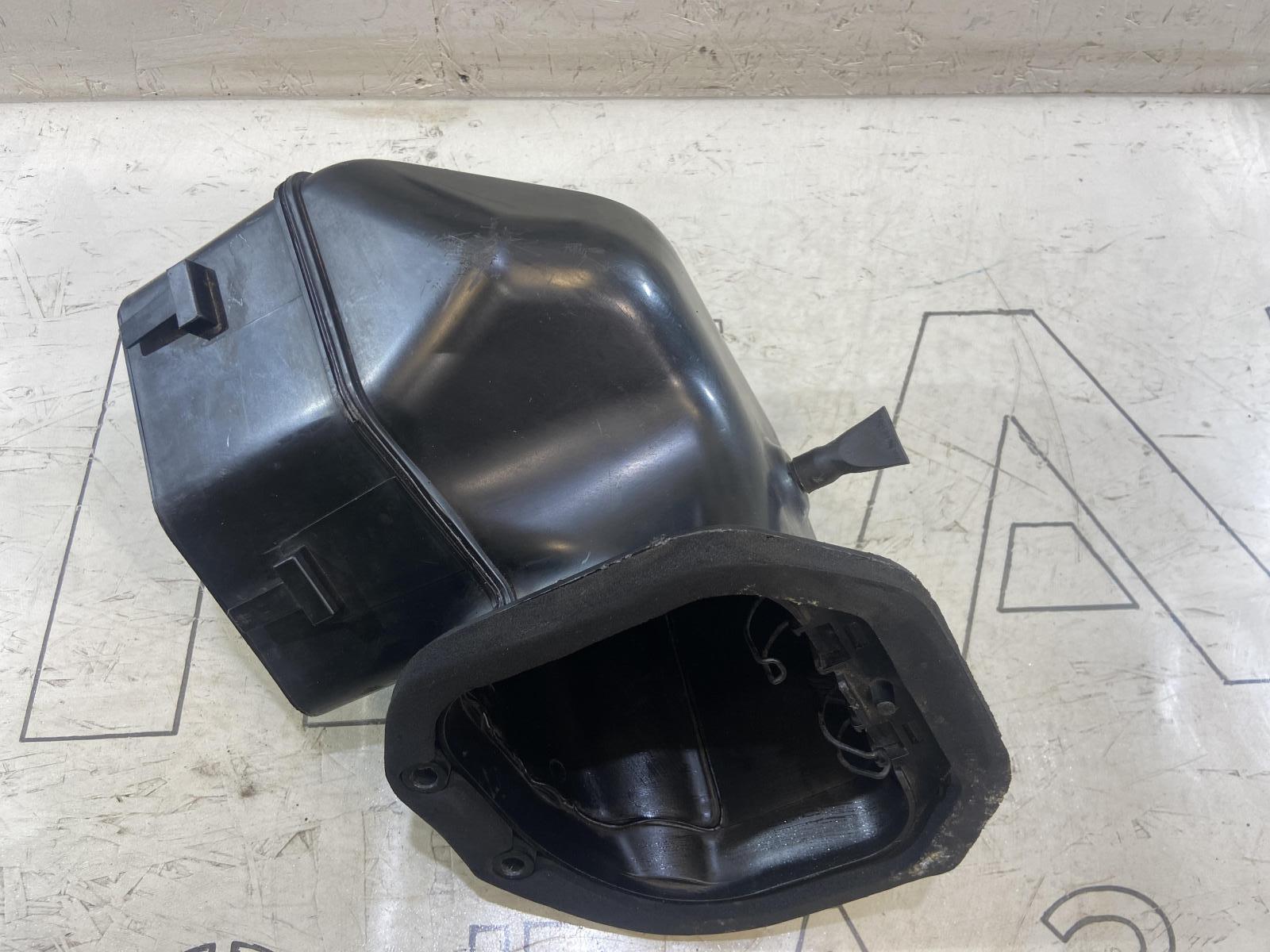 Воздухозаборник 7L0819049A Volkswagen Touareg I