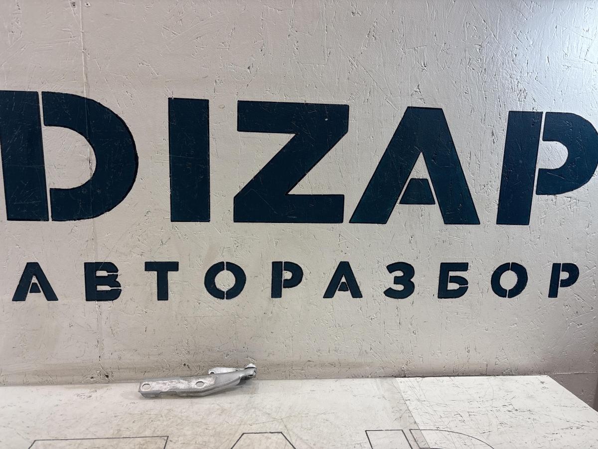 Петля капота правая 4B0823302D Audi A6 C5 / A6 C5 Allroad