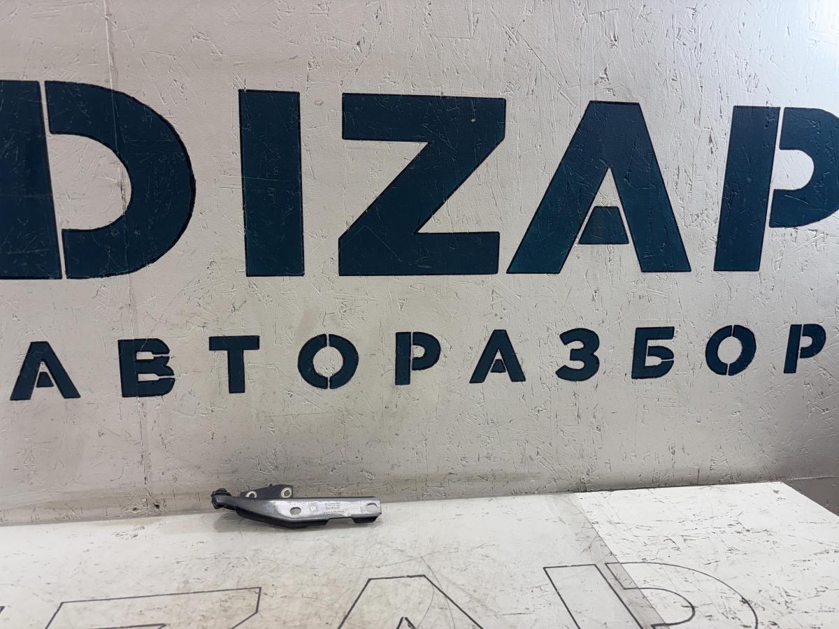 Петля капота левая 4B0823301D Audi A6 C5 / A6 C5 Allroad