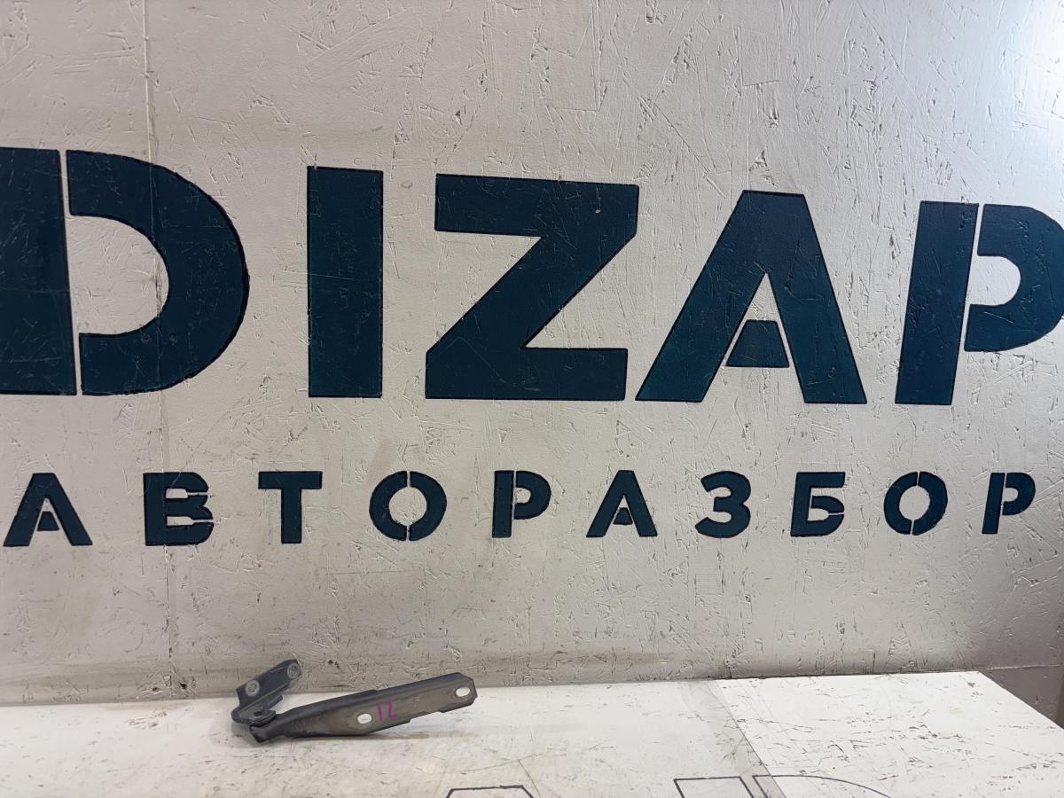 Петля капота левая 4B0823301D Audi A6 C5 / A6 C5 Allroad