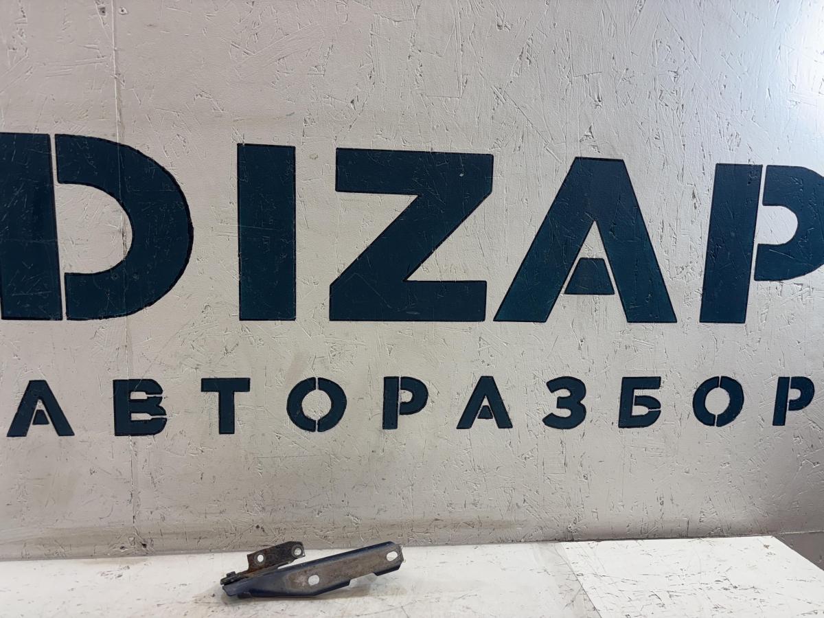 Петля капота левая 4B0823301D Audi A6 C5 / A6 C5 Allroad