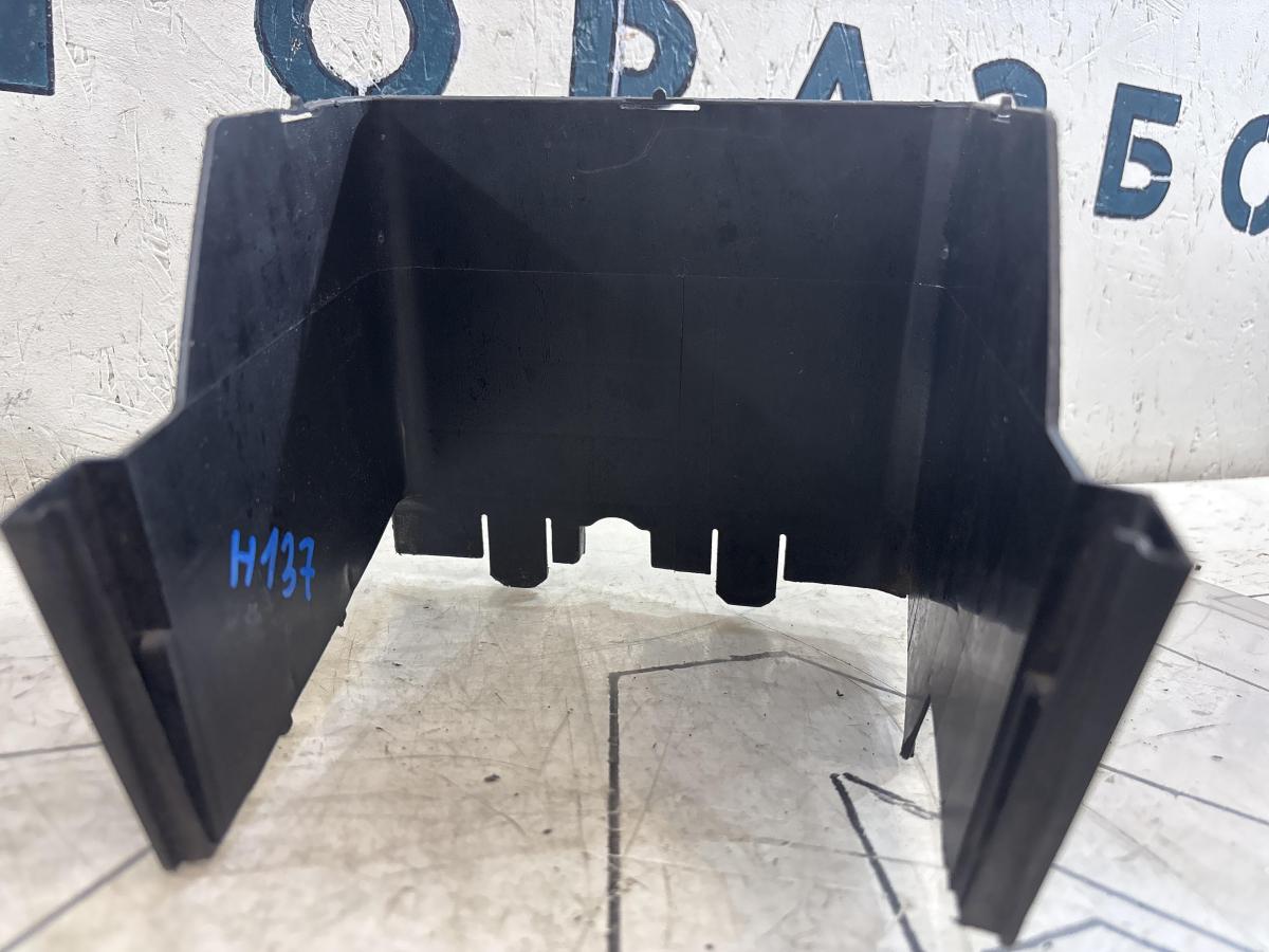 Облицовка АКБ 1K0915335C Volkswagen Jetta MK5