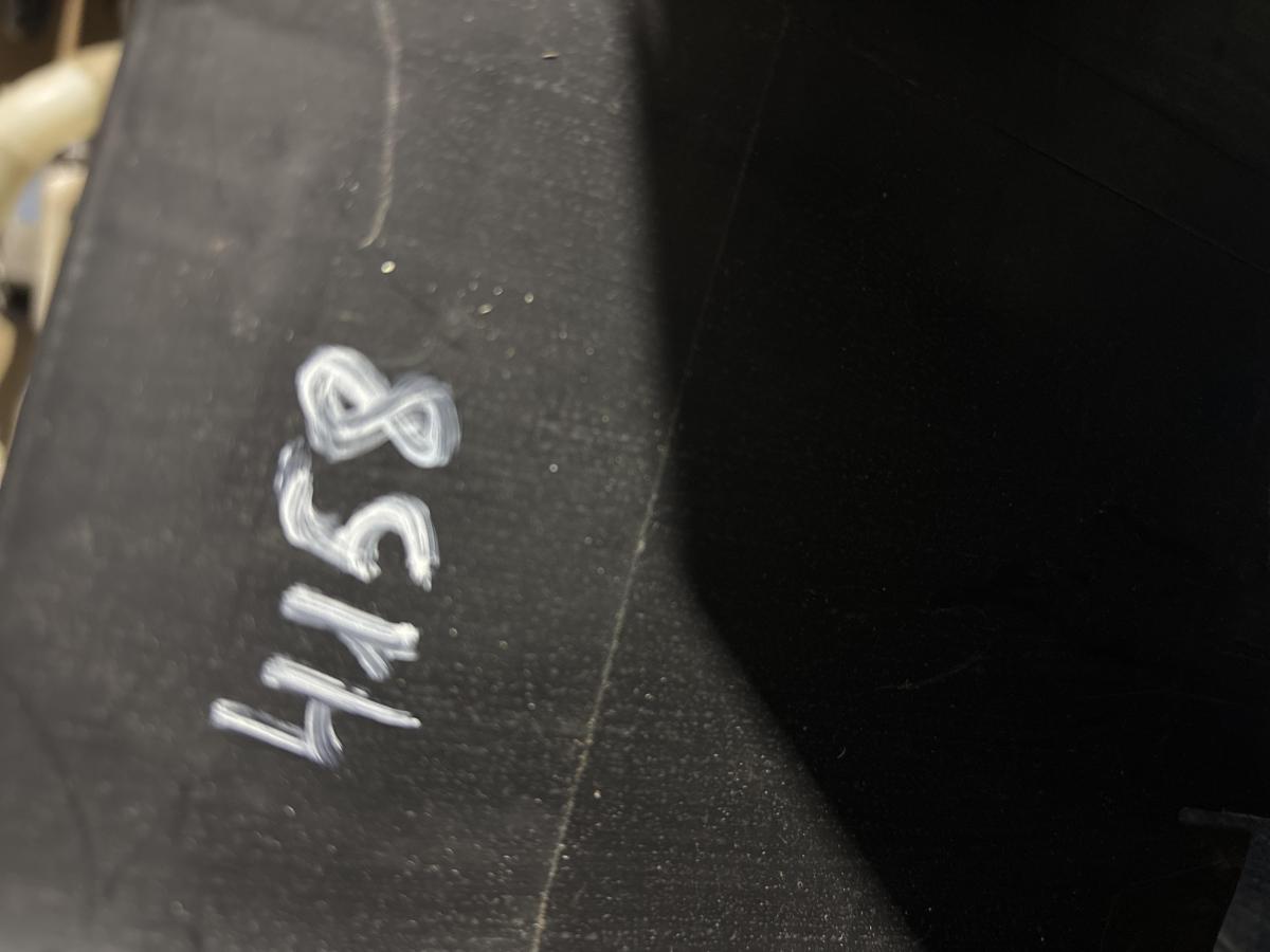 Облицовка АКБ 1K0915335C Volkswagen Jetta MK5