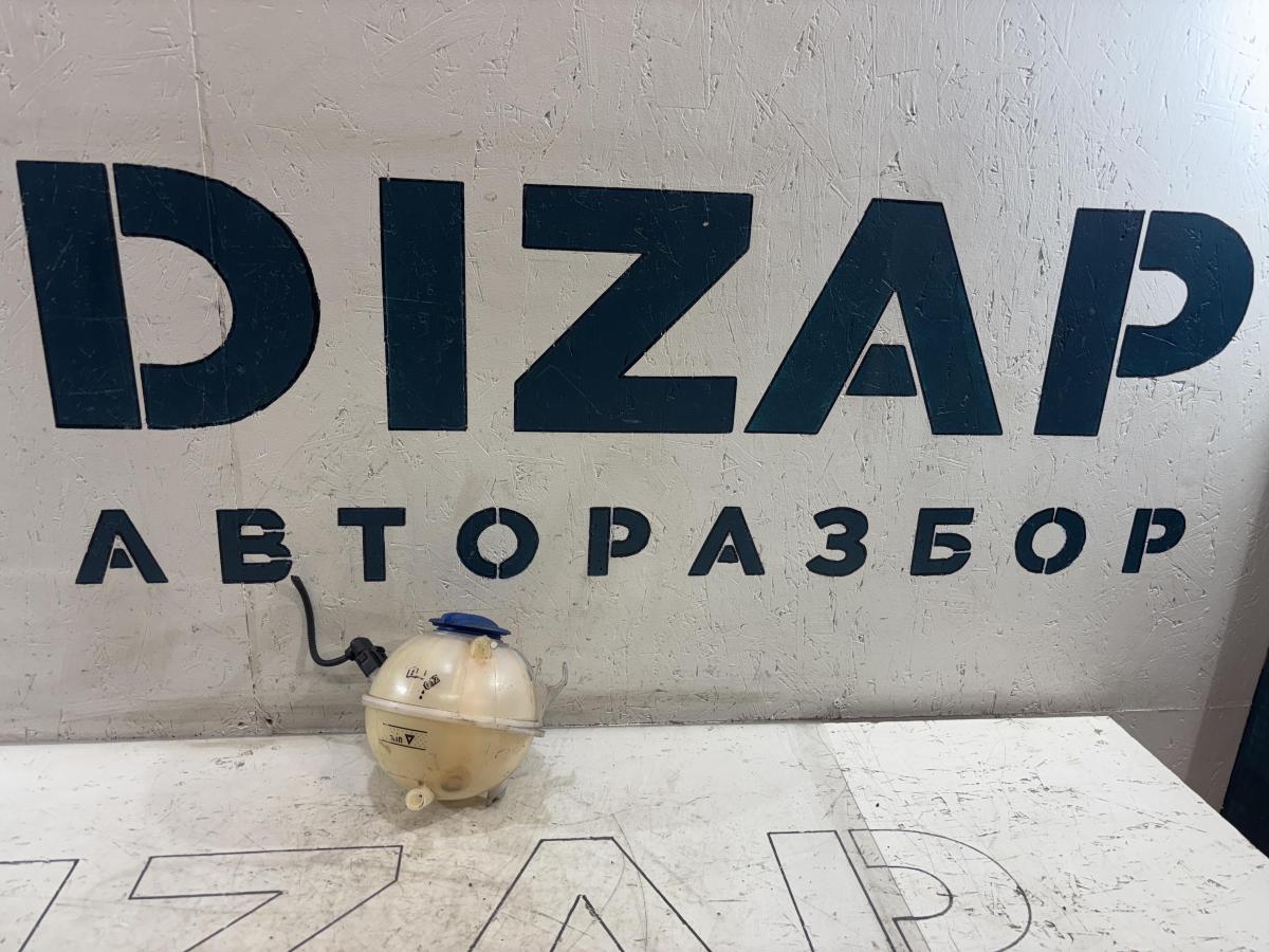 Расширительный бачок 1K0121407A Volkswagen Jetta MK5