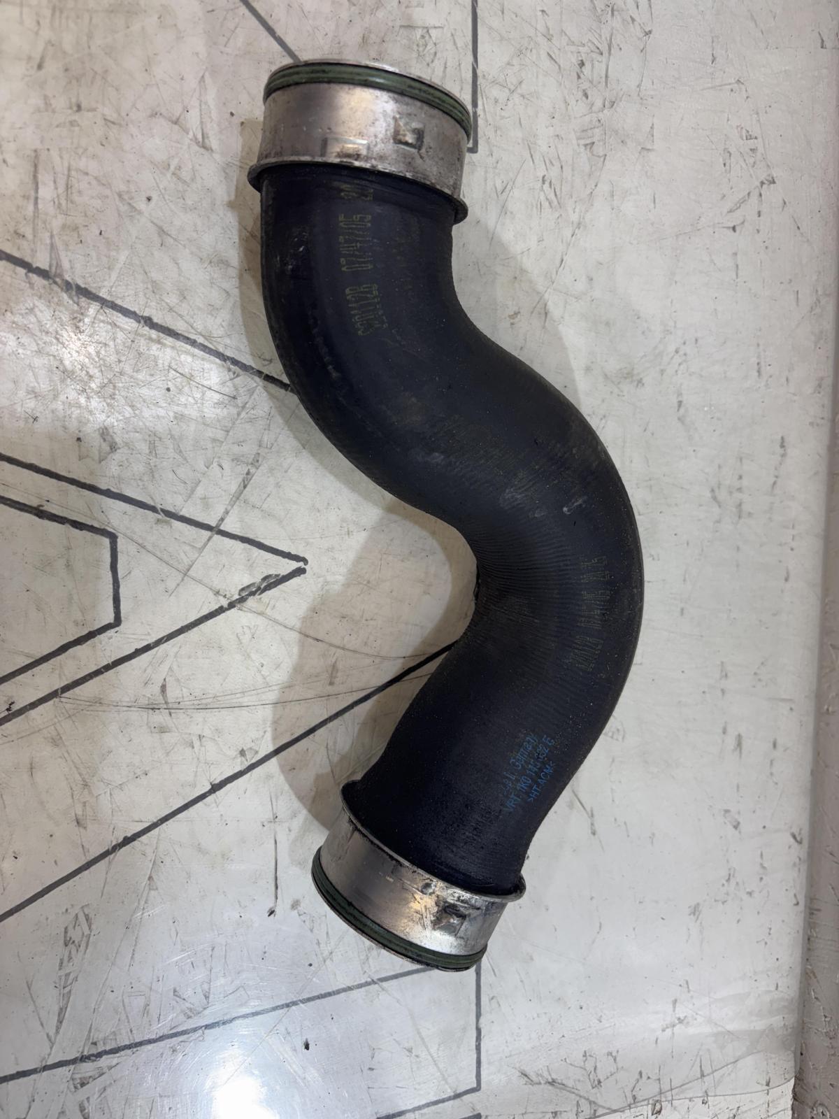 Патрубок интеркулера 1K0145832E Volkswagen Jetta MK5