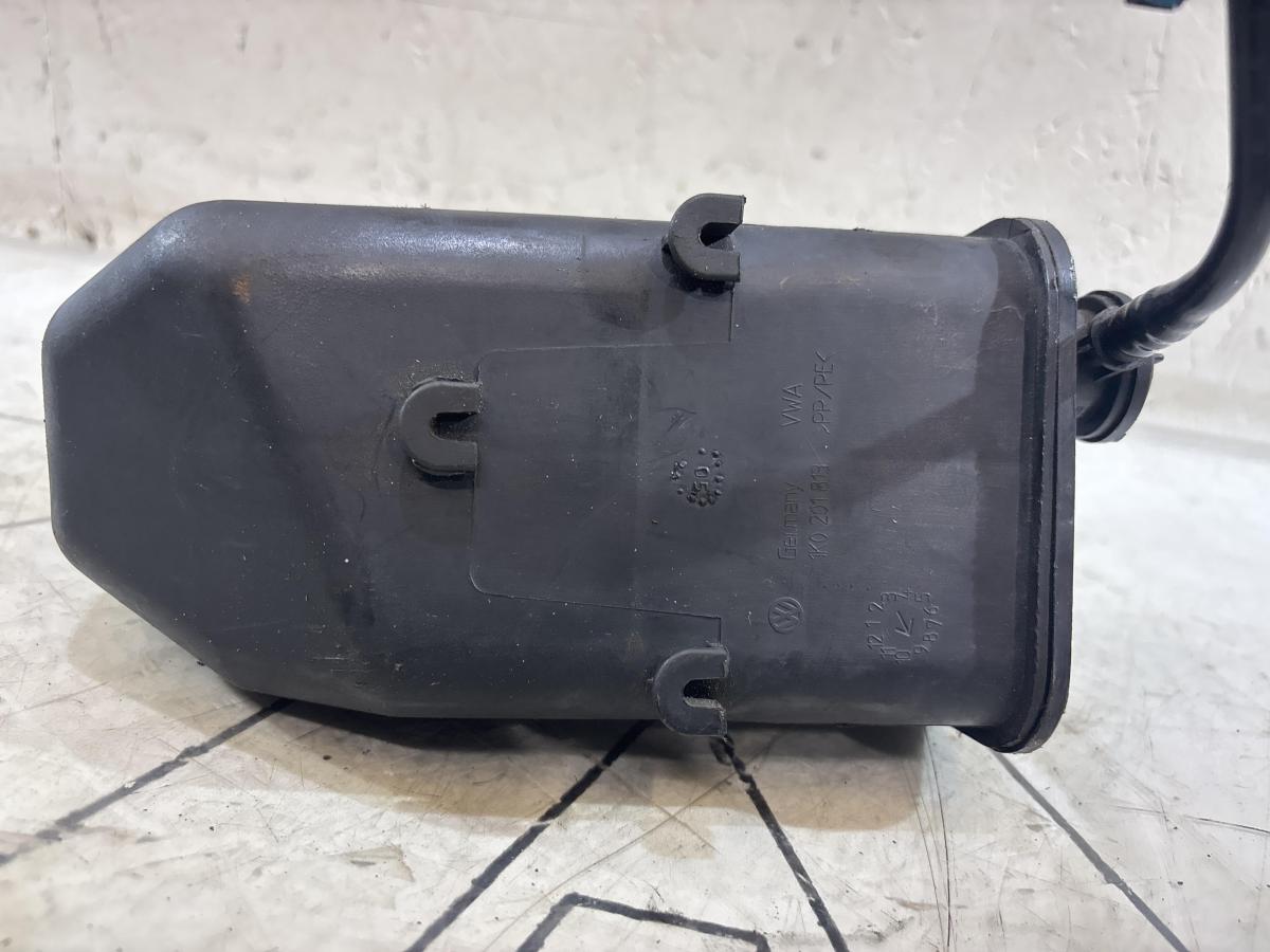 Адсорбер (фильтр угольный) 1K0201801D Volkswagen Jetta MK5