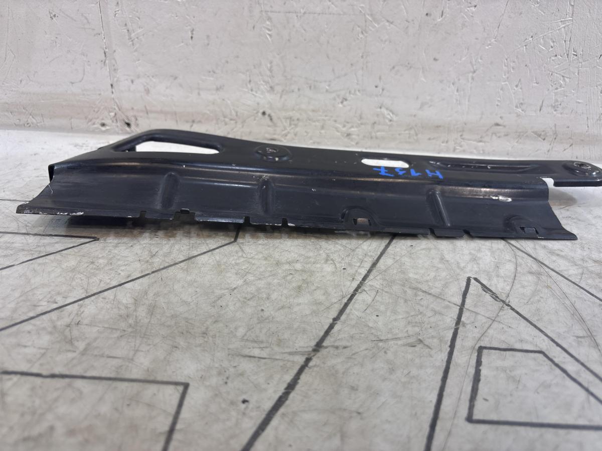 Направляющая заднего бампера левая 1Z5807147A 