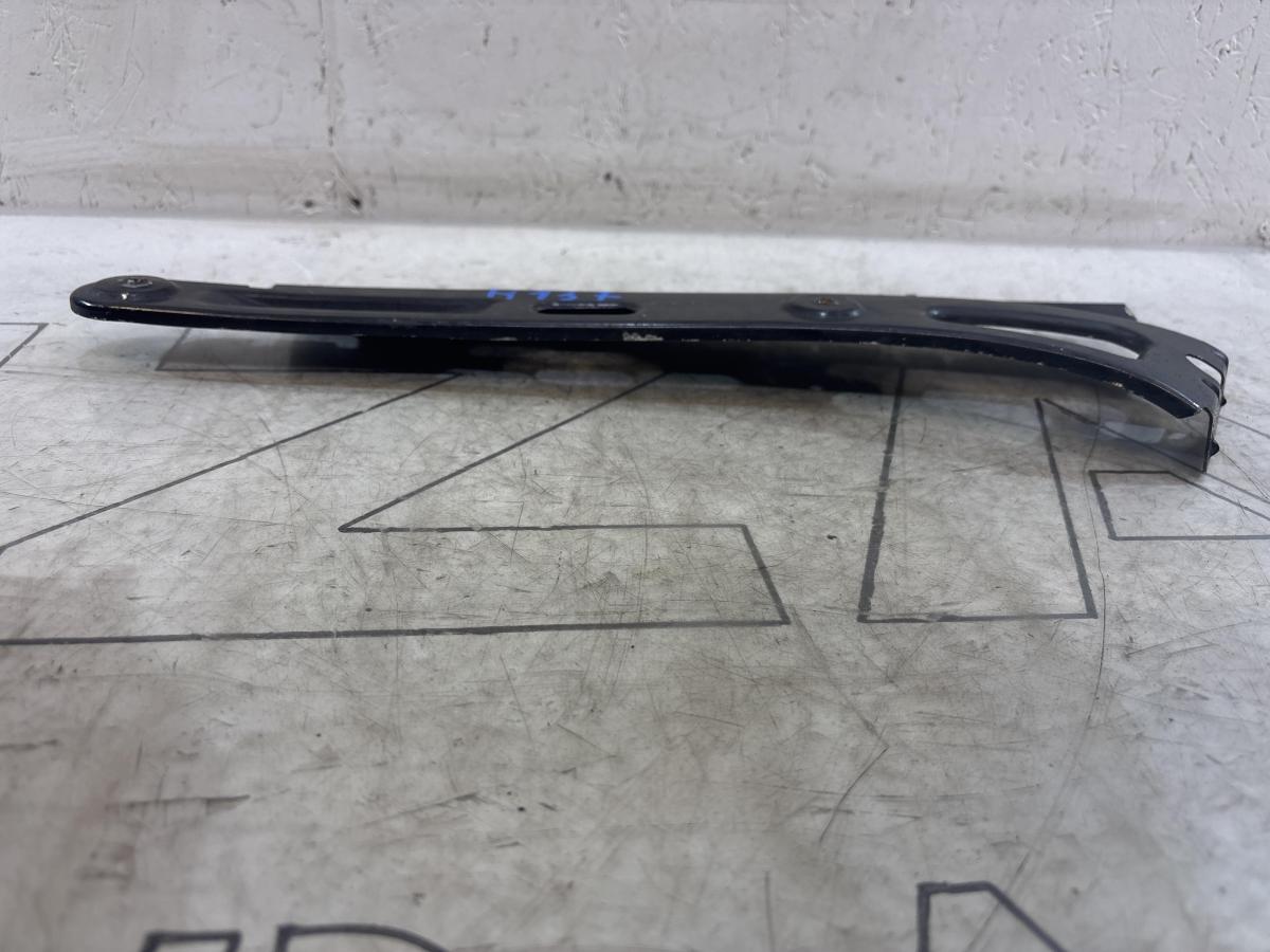 Направляющая заднего бампера левая 1Z5807147A 