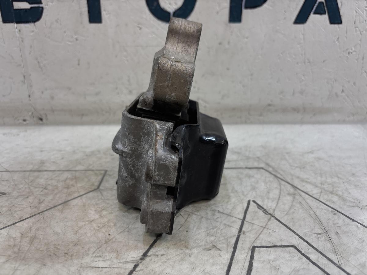 Опора двигателя 1K0199555