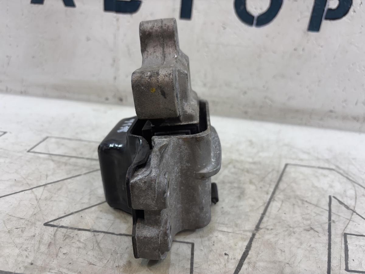 Опора двигателя 1K0199555