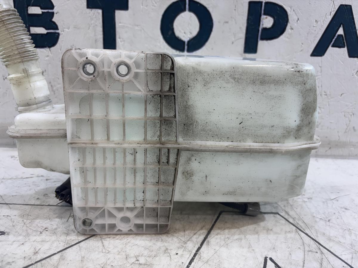 Бачок стеклоомывателя 1K0955453R Volkswagen Jetta MK5