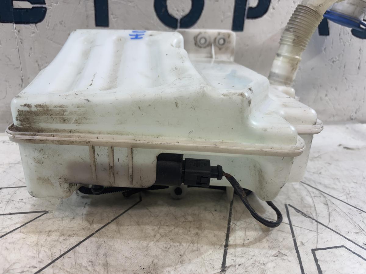 Бачок стеклоомывателя 1K0955453R Volkswagen Jetta MK5