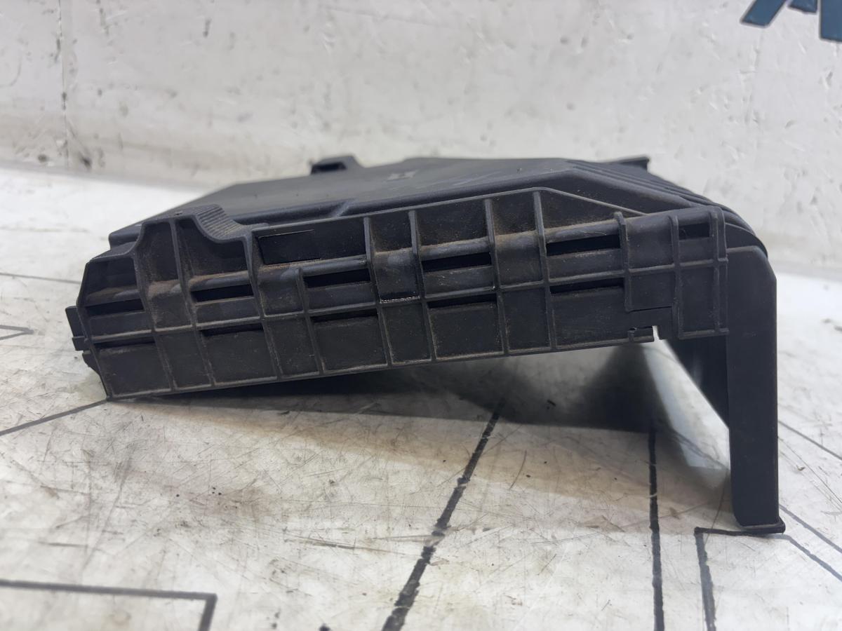 Крышка блока предохранителей 1K0937132F Volkswagen Jetta MK5
