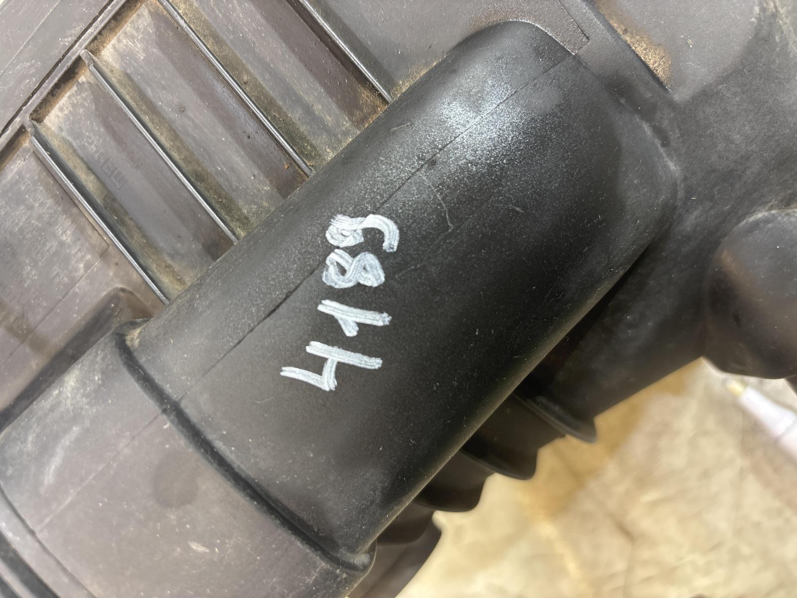 Корпус воздушного фильтра 1K0129607AL Volkswagen Jetta MK5