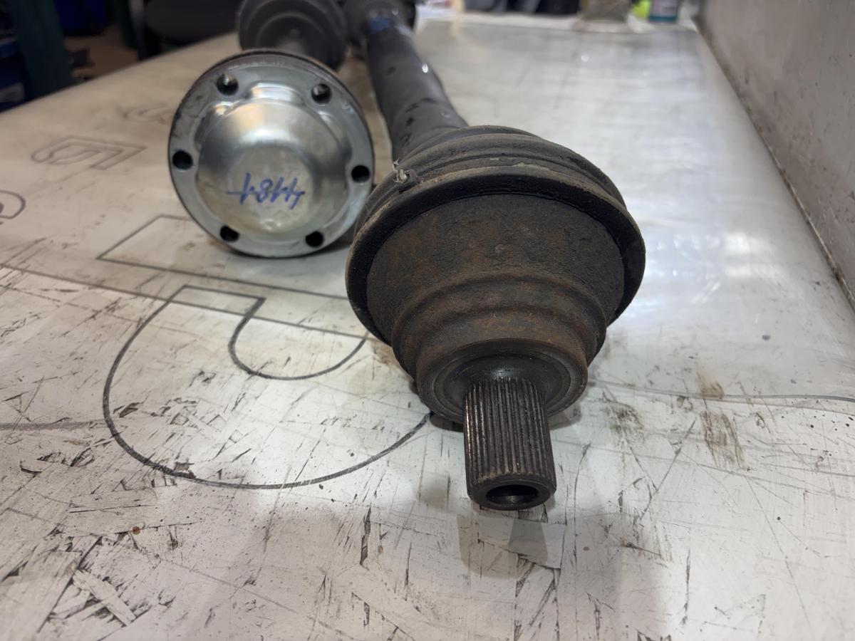 Приводы передние 1K0407271EE Skoda Octavia RS II