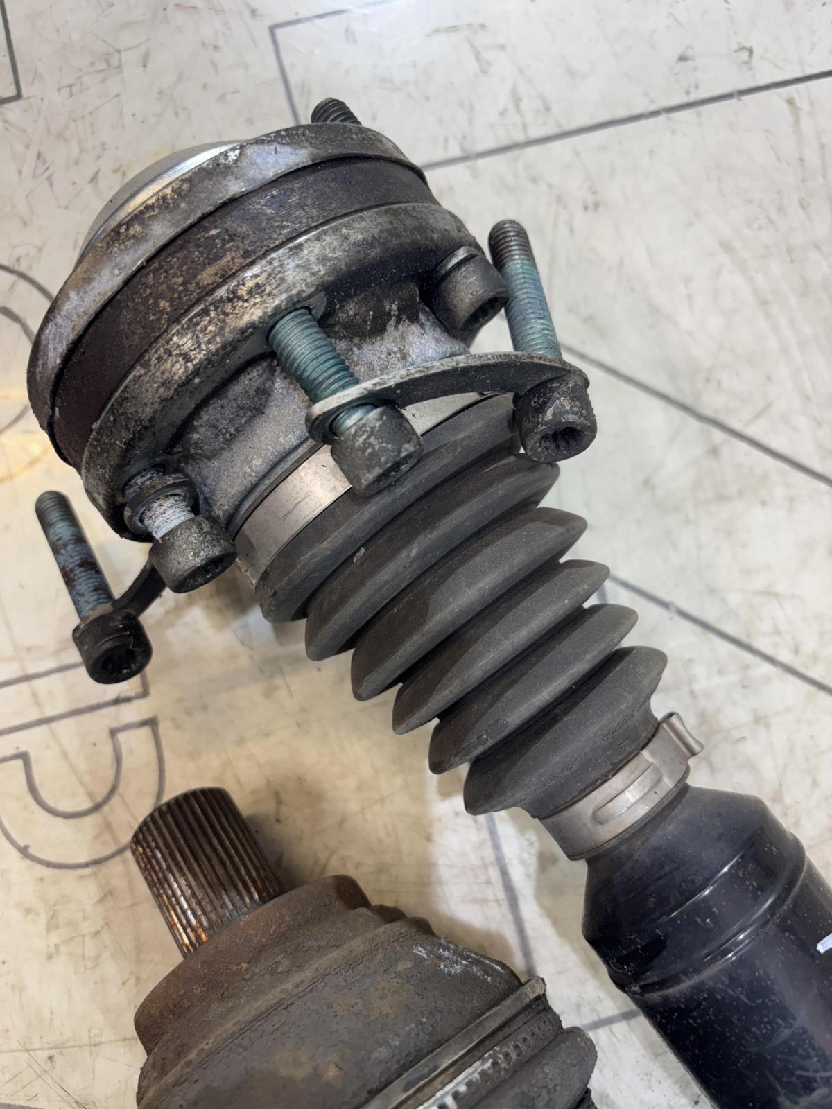 Приводы передние 1K0407271EE Skoda Octavia RS II