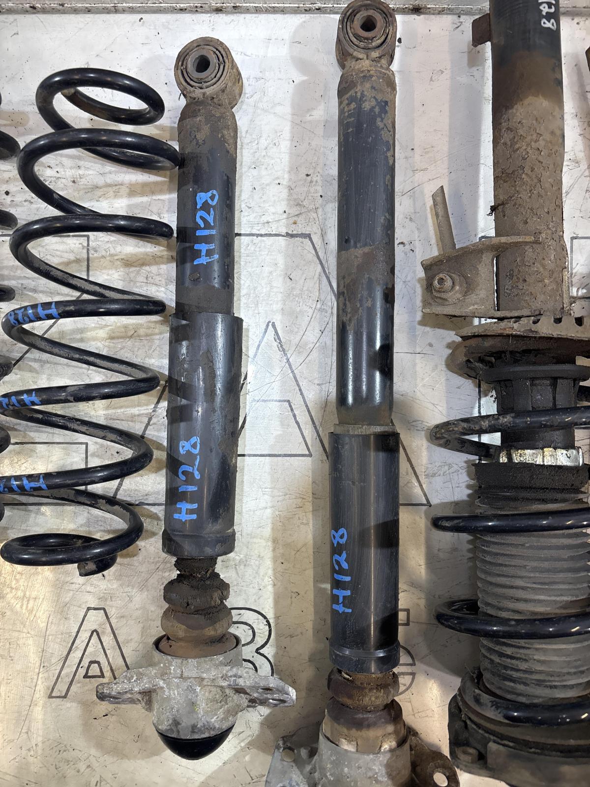 Амортизаторы с пружинами 1K0413031BE Skoda Octavia II рест