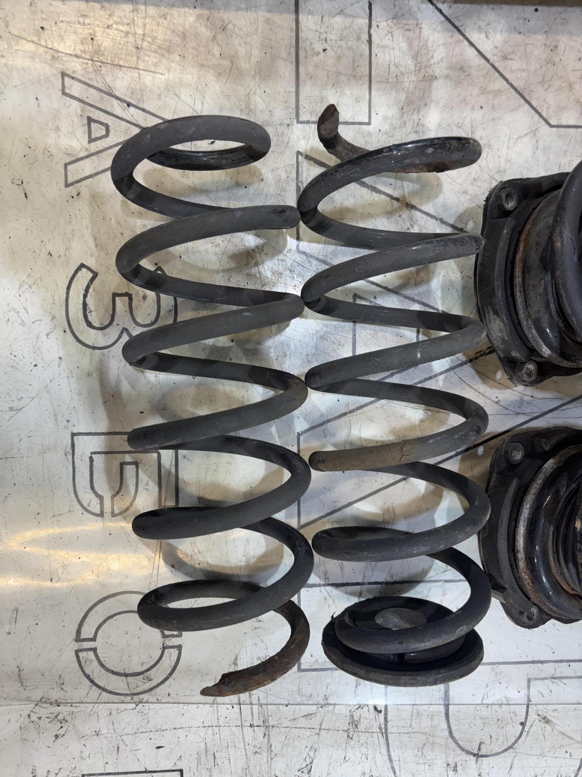 Амортизаторы с пружинами 1T0413031HP Skoda Octavia RS II