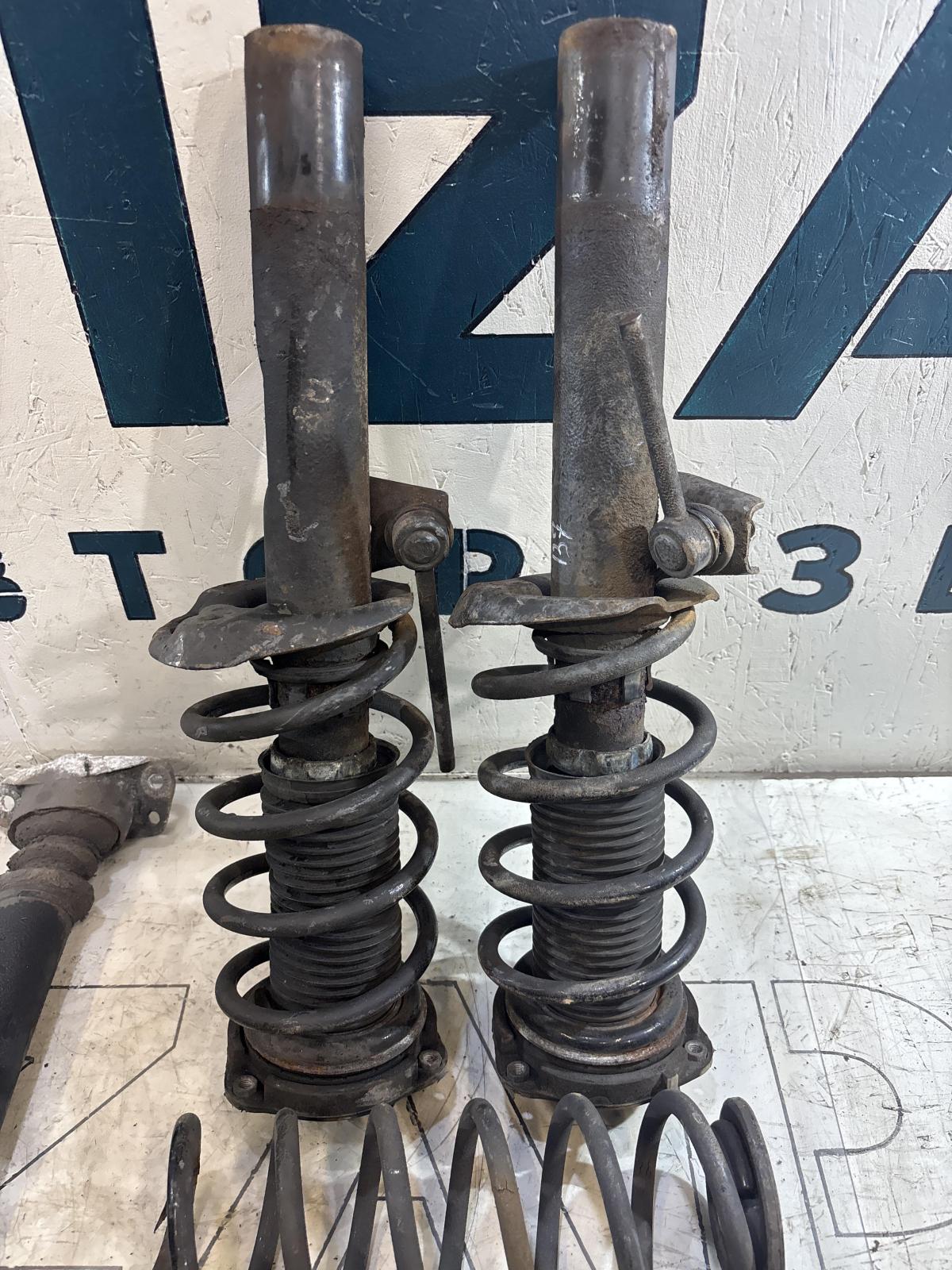 Амортизаторы с пружинами 1T0413031HP Skoda Octavia RS II