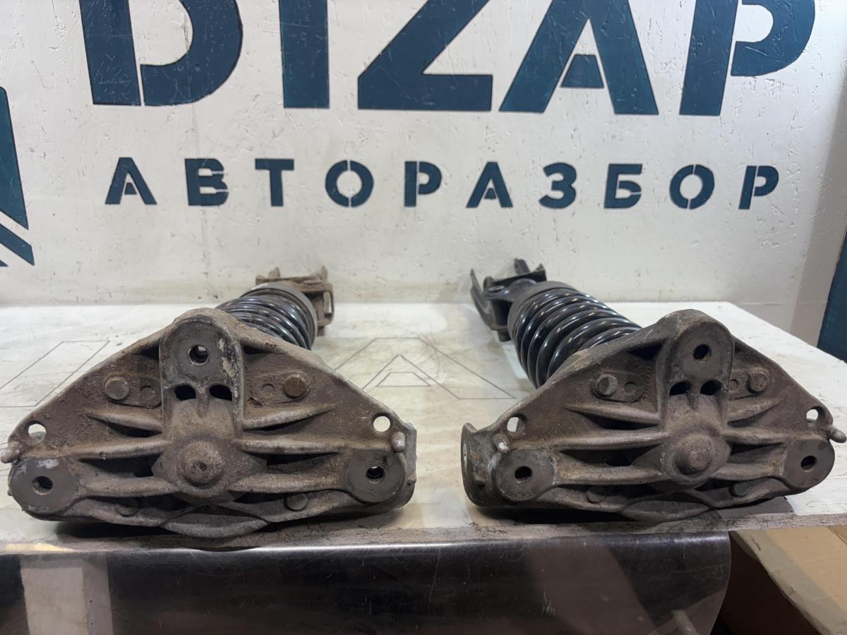 Амортизаторы с пружинами передние 7L6413031L