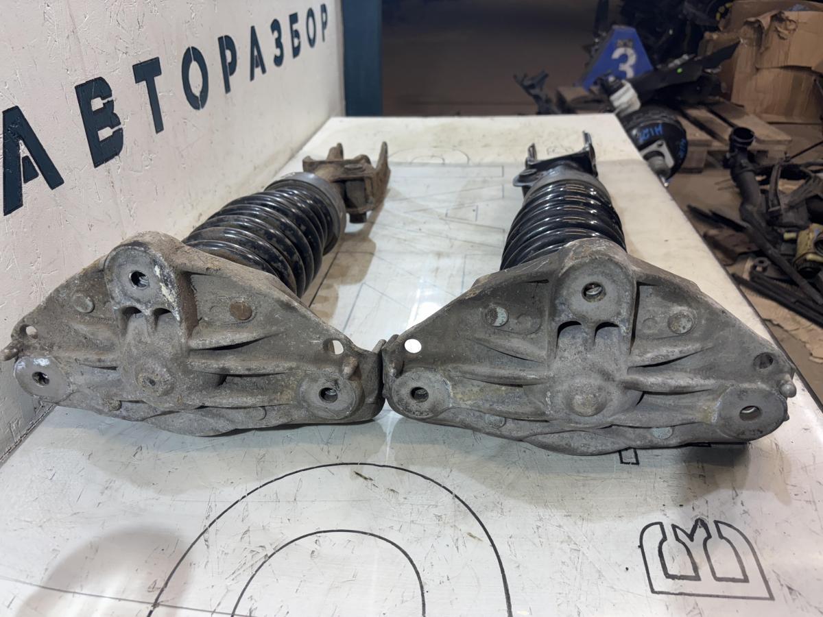 Амортизаторы с пружинами передние 7L6413031L