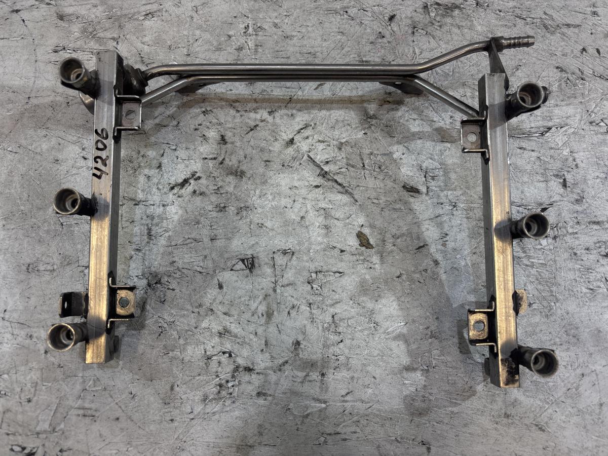 Топливная рампа 078133681R 