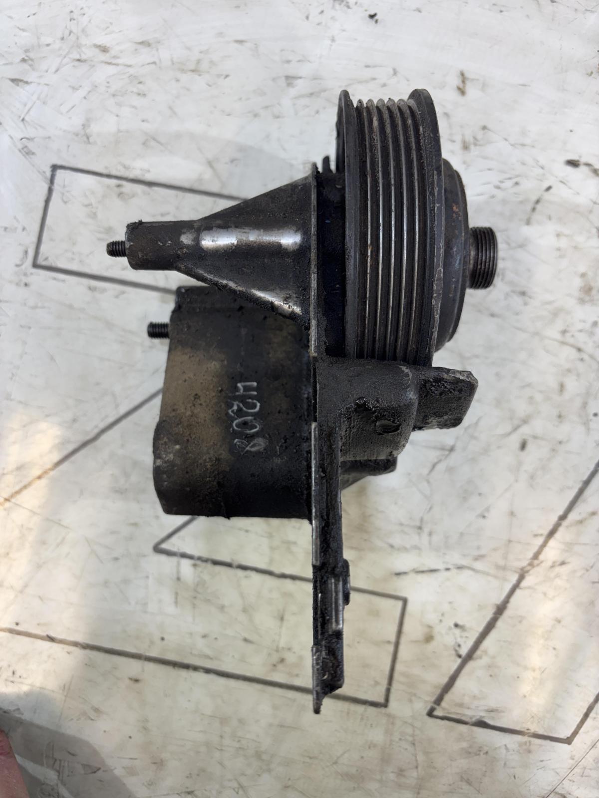 Кронштейн вискомуфты 078121235F 