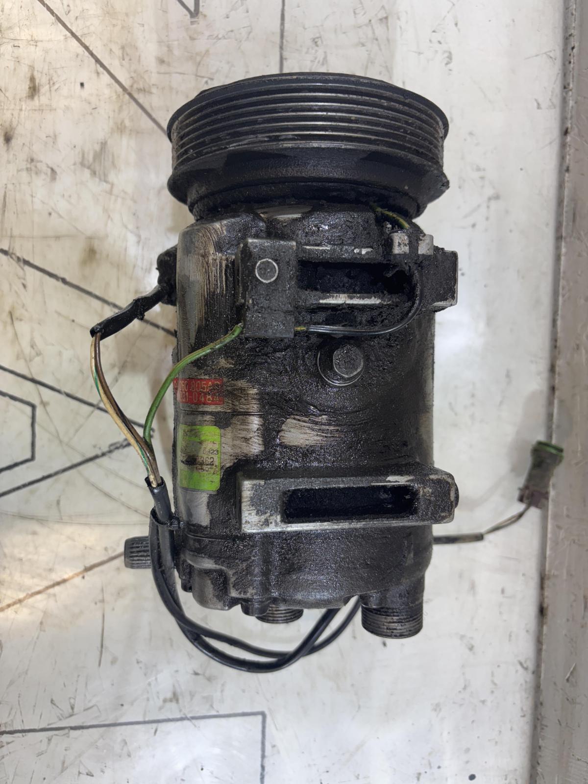 Компрессор климатич. установкис электромагнитной муфтой 4A0260805AD Audi A6 C4