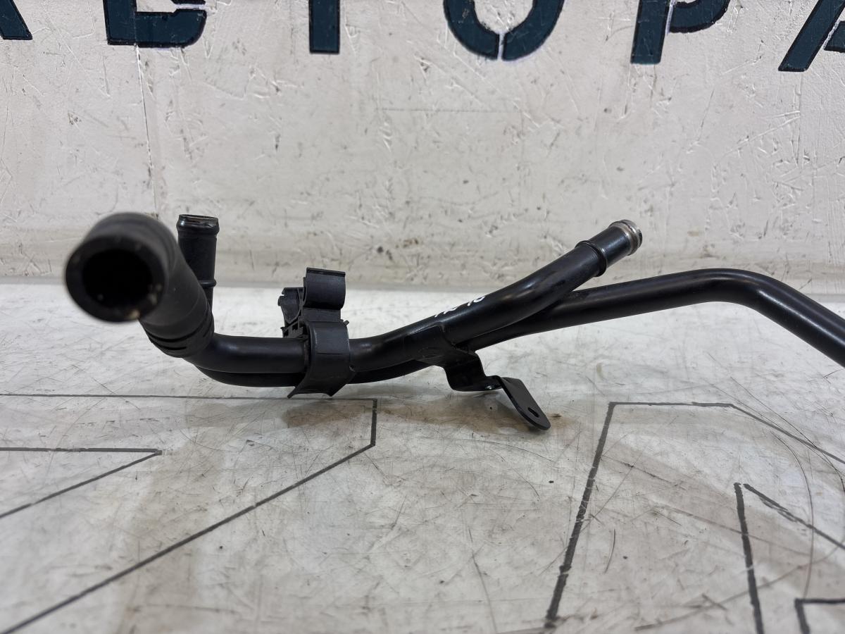 Шланг системы охлаждения 1K0121058BC Skoda Octavia II рест