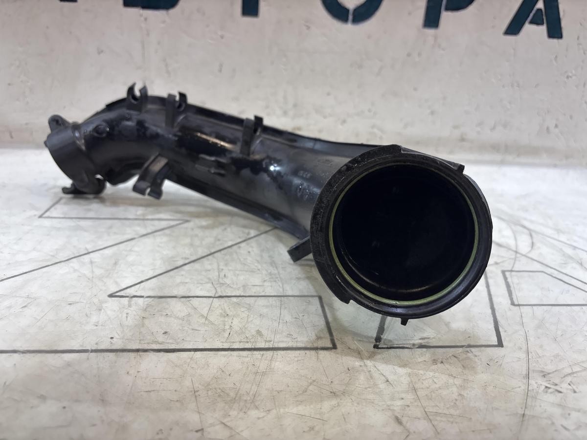Патрубок турбины 03C145673N Skoda Octavia A5