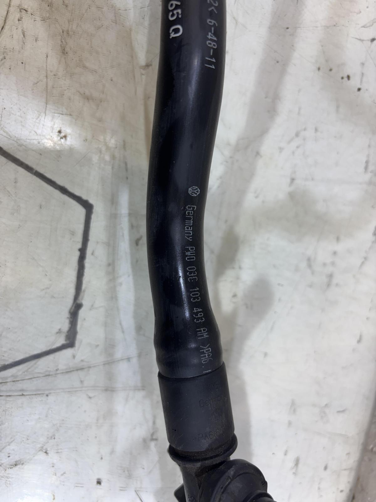 Трубка масляного радиатора 03C103493AM 