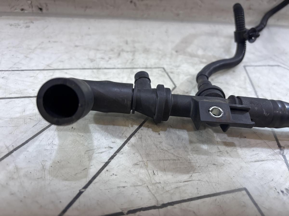 Трубка масляного радиатора 03C103493AM 