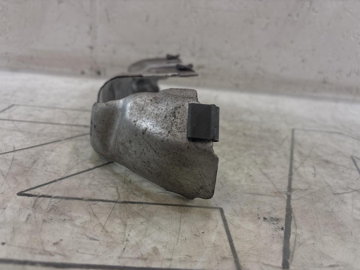 Теплоуловительный щиток 03C253041BH Skoda Octavia II рест