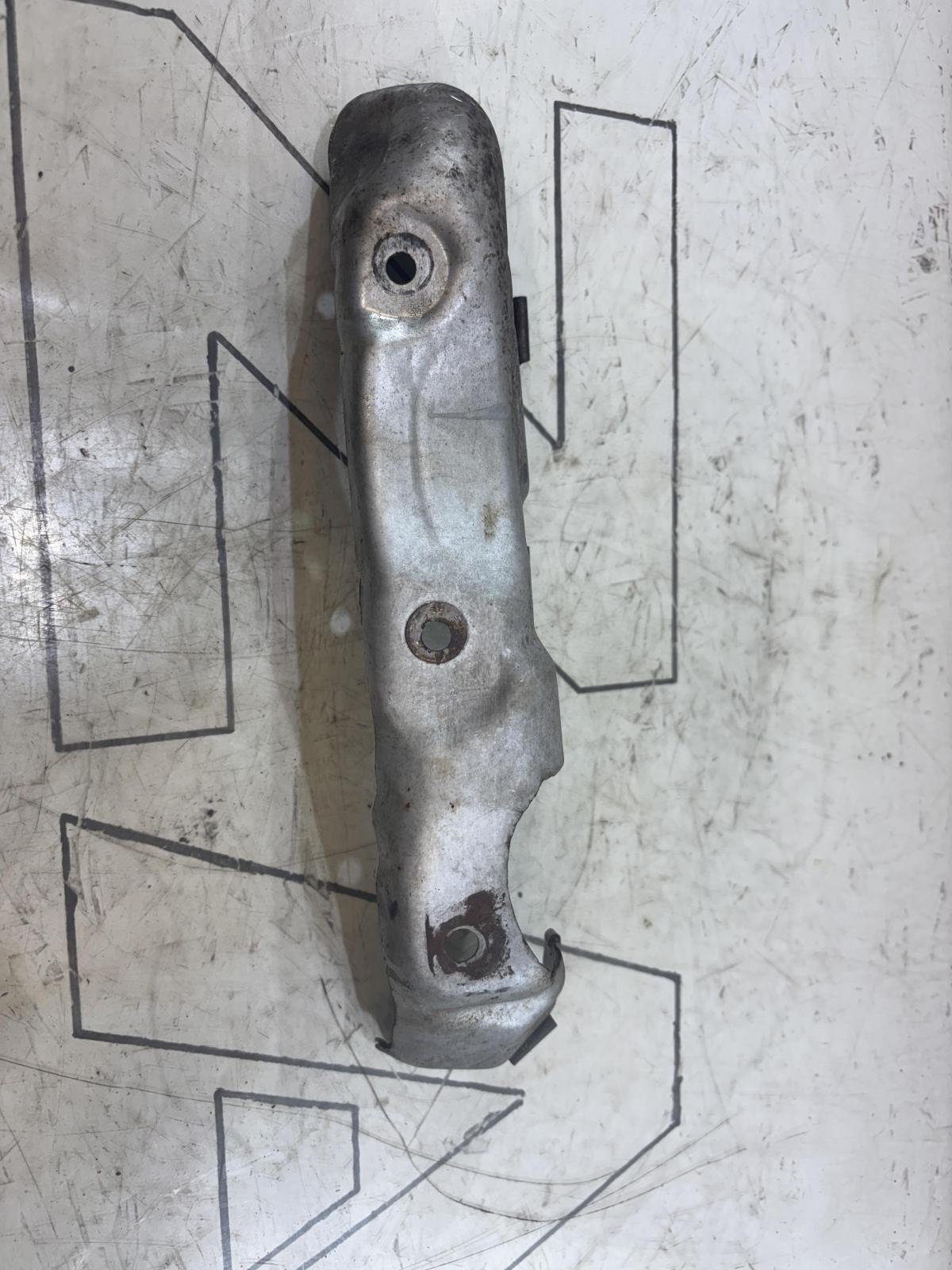 Теплоуловительный щиток 03C253041BH Skoda Octavia II рест