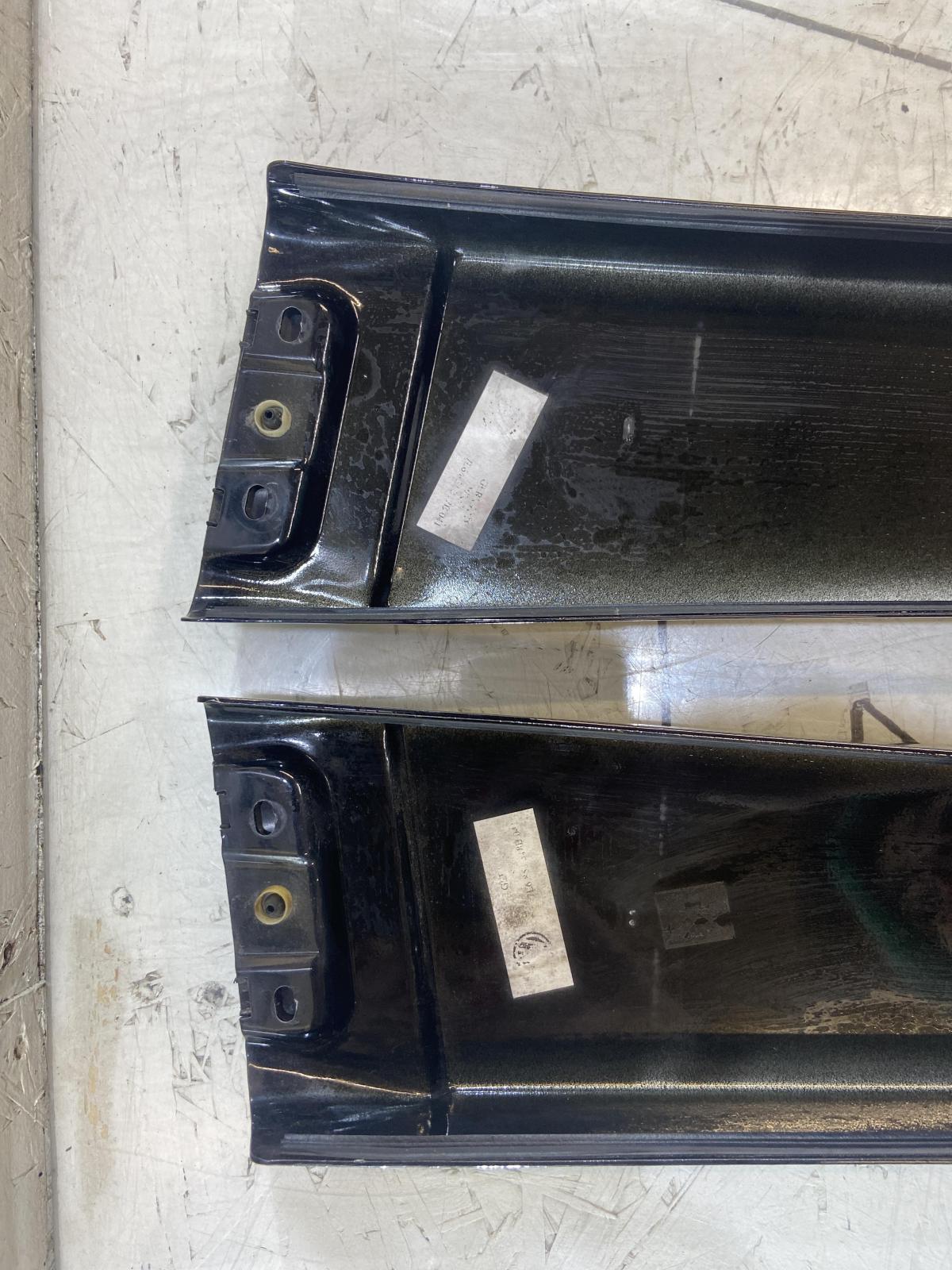 Панель стойки кузова левая/правая 7L6853318B Volkswagen Touareg I