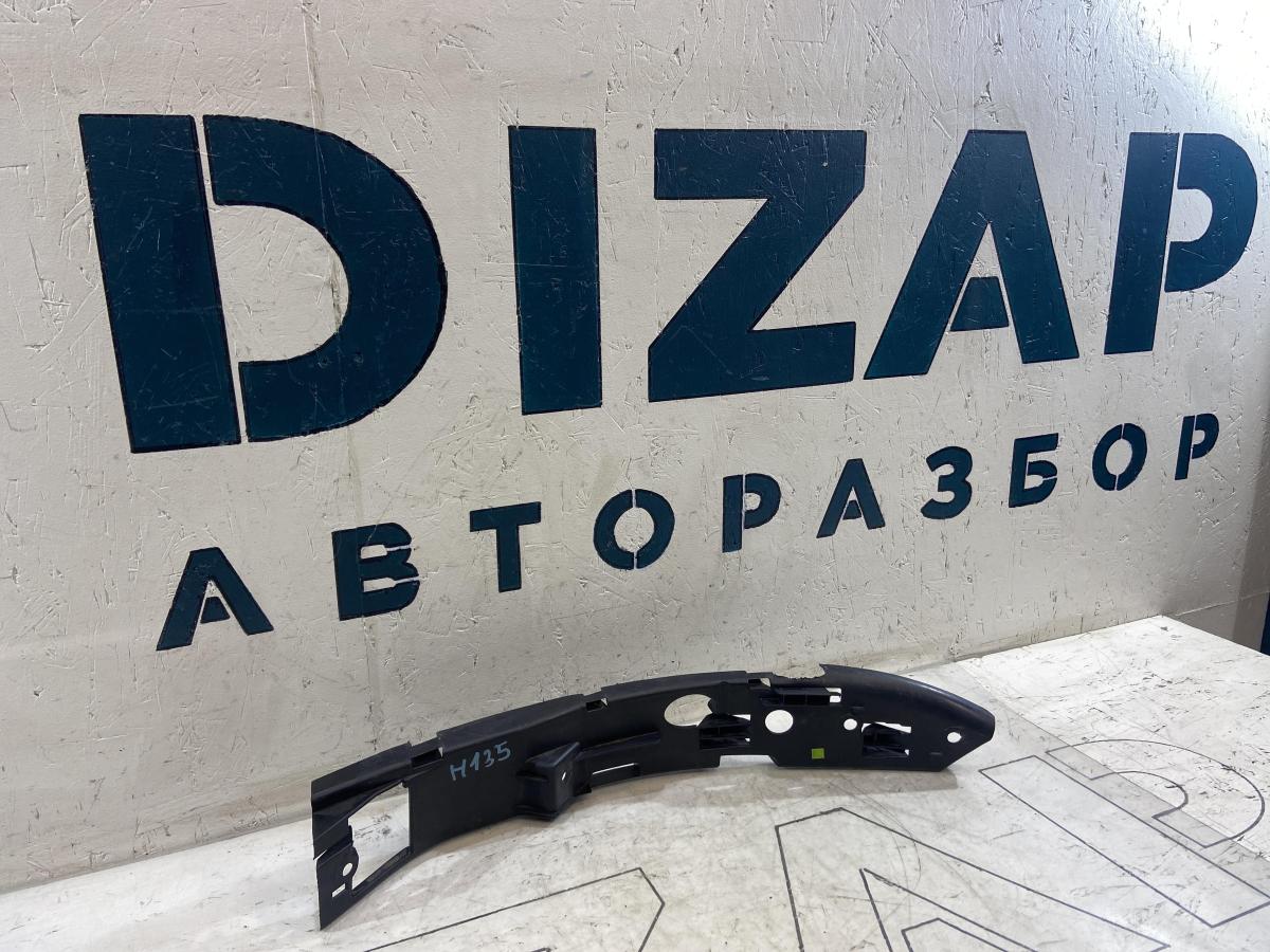 Кронштейн переднего бампера правый 7L6807184A