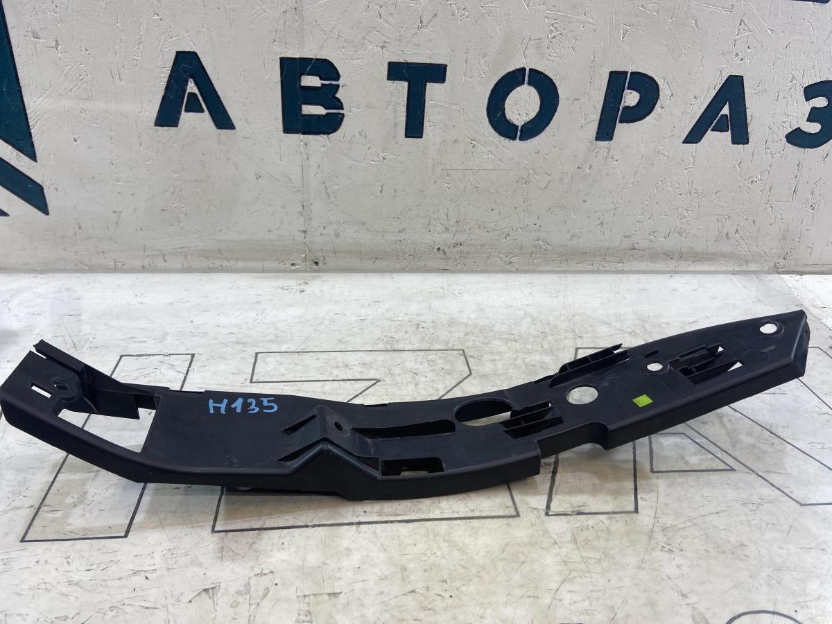 Кронштейн переднего бампера правый 7L6807184A