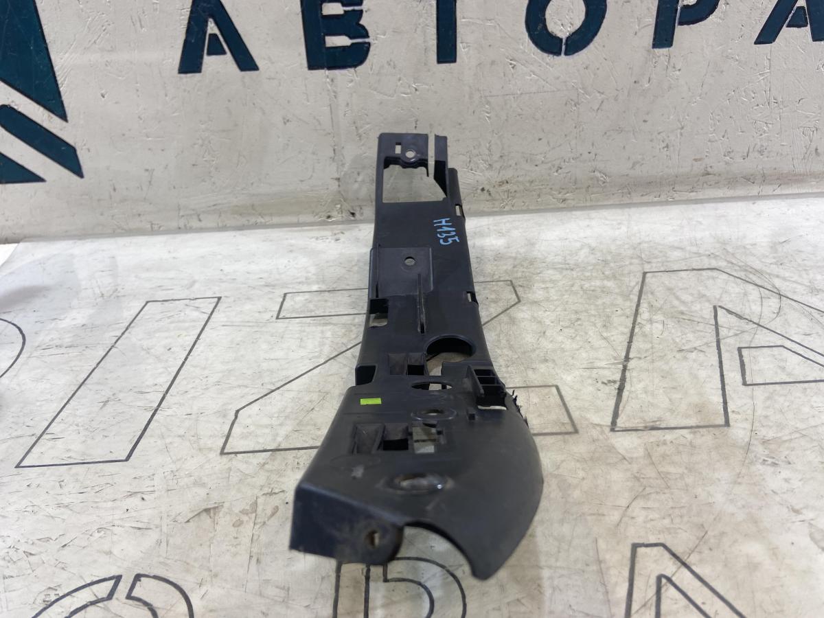 Кронштейн переднего бампера правый 7L6807184A