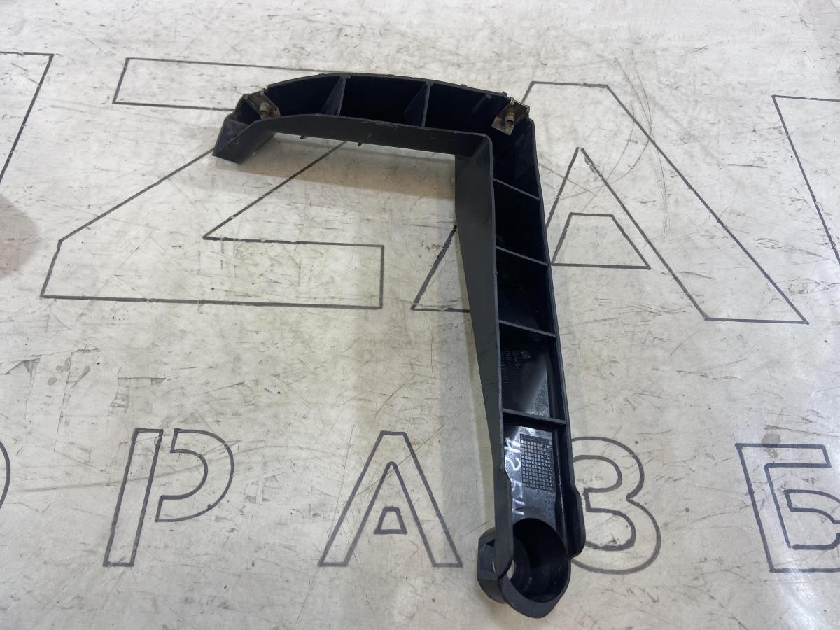 Направляющая заднего бампера левая 7L6807861