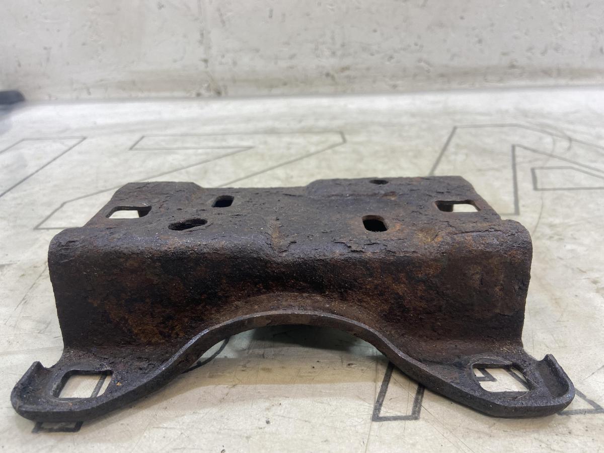 Кронштейн кардана 7L0521378A Volkswagen Touareg I