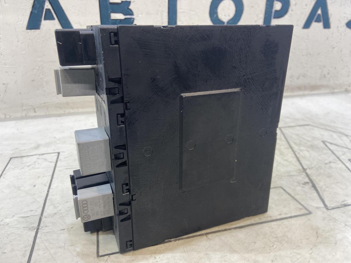 Блок управления бортовой сети 3C0937049E Skoda Octavia RS II