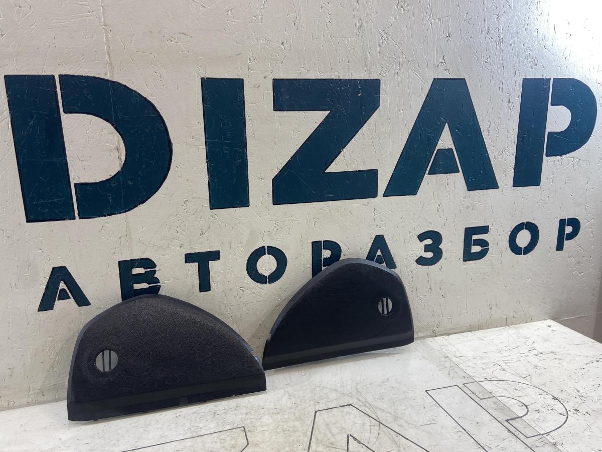 Накладка декоративная на торпедо 1Z0857503 Skoda Octavia RS II